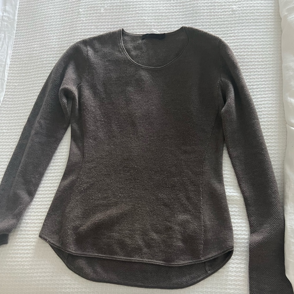 Raffi Textured Knit Sweater in Brown-never worn
